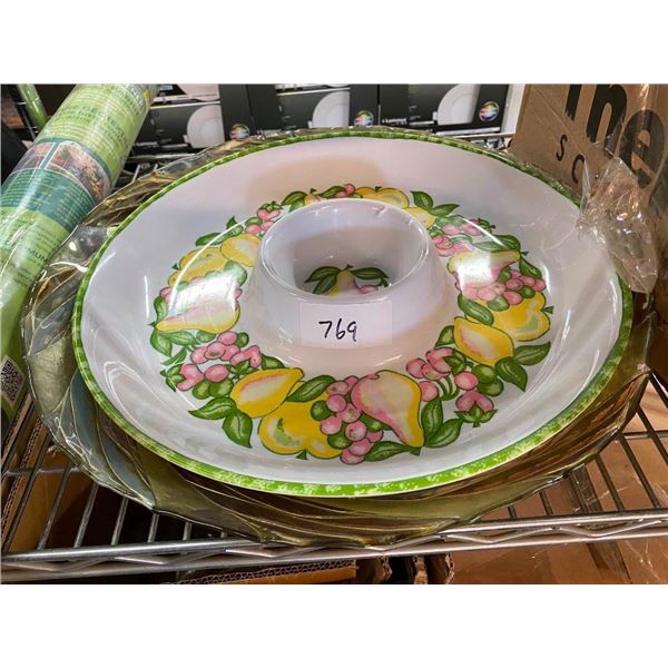 PLASTIC TRAY AND GLASS TRAY