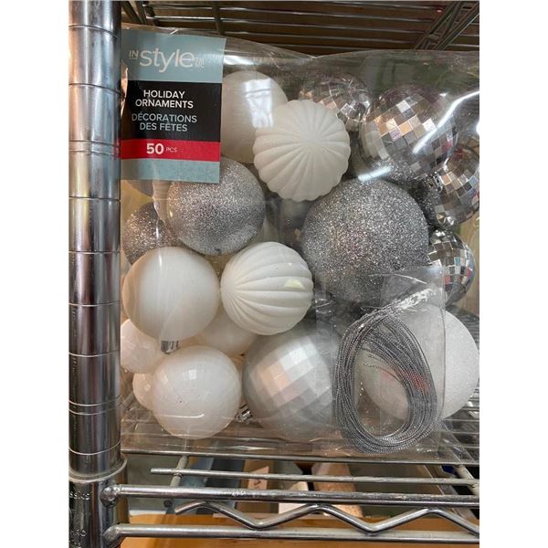 BOX OF ASSORTED CHRISTMAS BULBS