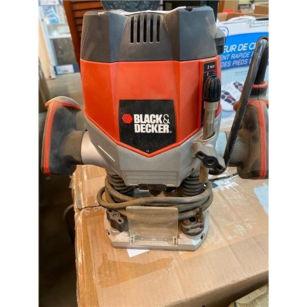 BLACK AND DECKER ROUTER
