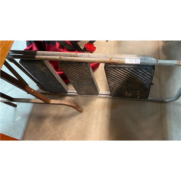 3-TEIR STEP STOOL