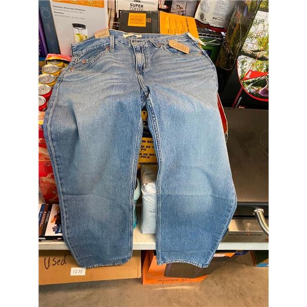 SIZE 31 WOMENS JEANS