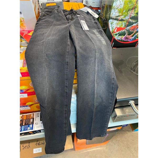 SIZE 24X30 WOMENS GUESS JEANS