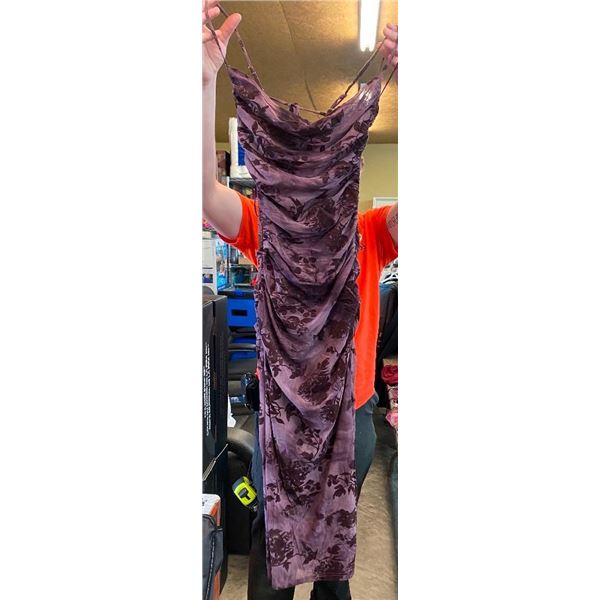 SIZE M WOMENS WINE COLOUR DRESS - BEIVY BRAND