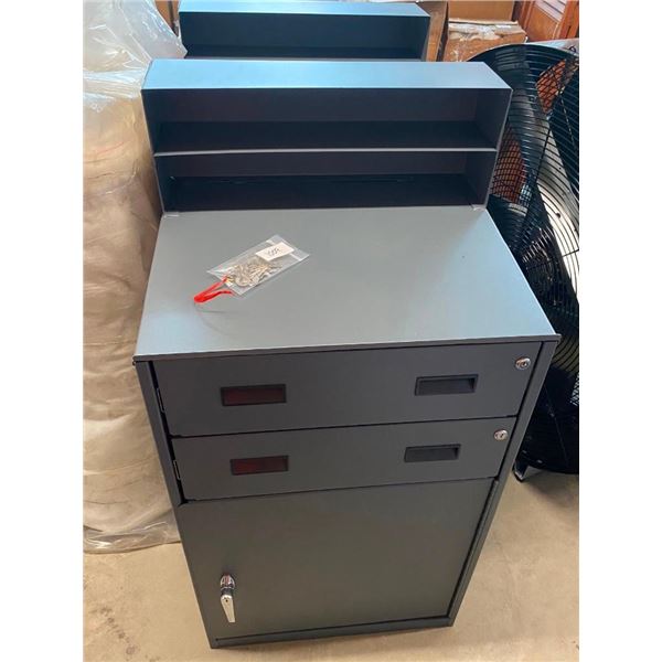 23X20X45IN STEEL CABINET WITH KEYS