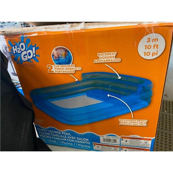 FAMILY LOUNGE POOL