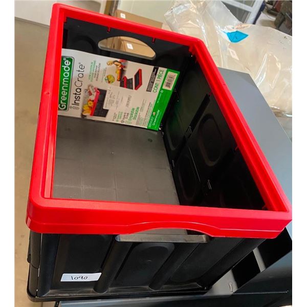COLLAPSABLE CARRYING CRATE