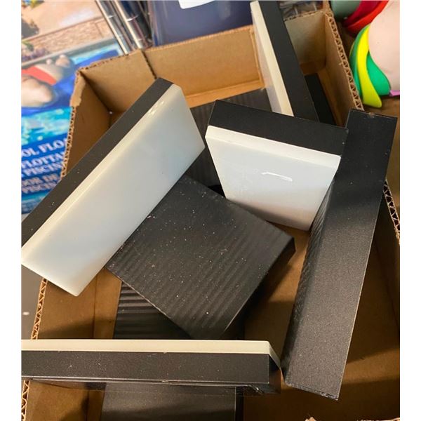 4 BATTERY OPERATED OUTDOOR LIGHTS