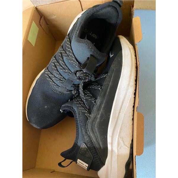 SIZE 9 MENS PUMA SHOES