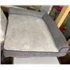 Image 1 : 40X34IN DOG BED
