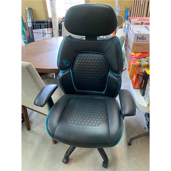 GAMING CHAIR - VERY COMFY