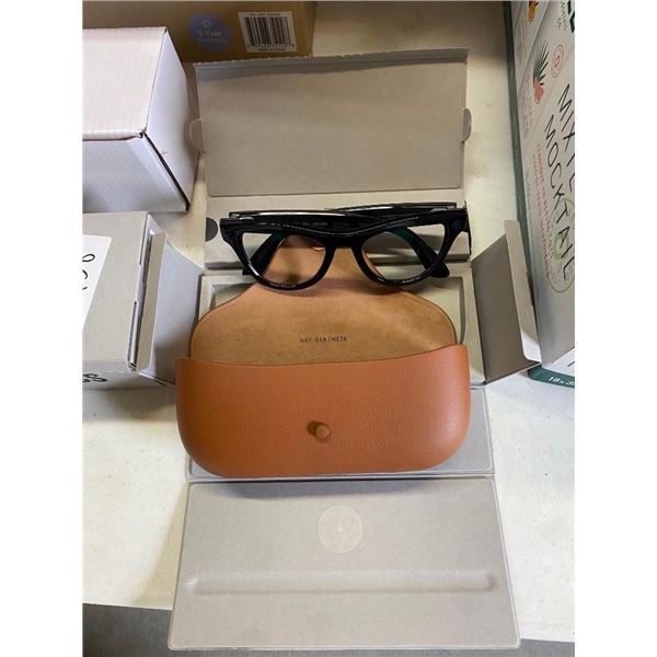 RAYBAN META CAMERA GLASSES WITH CASE