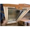 Image 3 : VELUX 26X46.5IN SKYLIGHT WINDOW