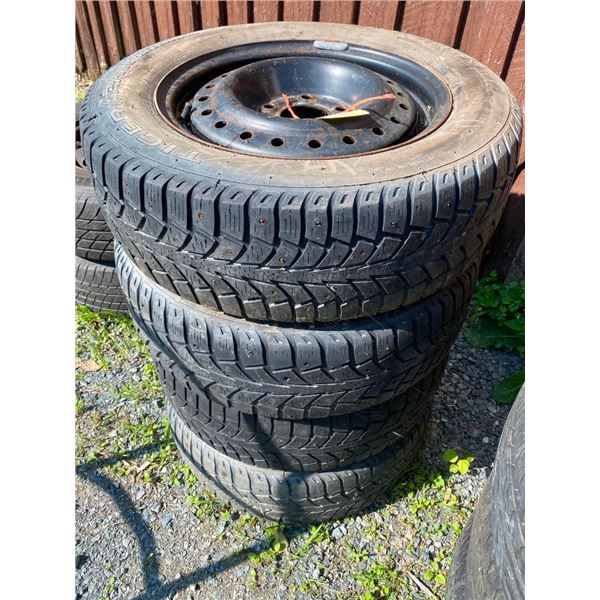 SET OF 4 OF 195/65 R15 TIRES ON RIMS