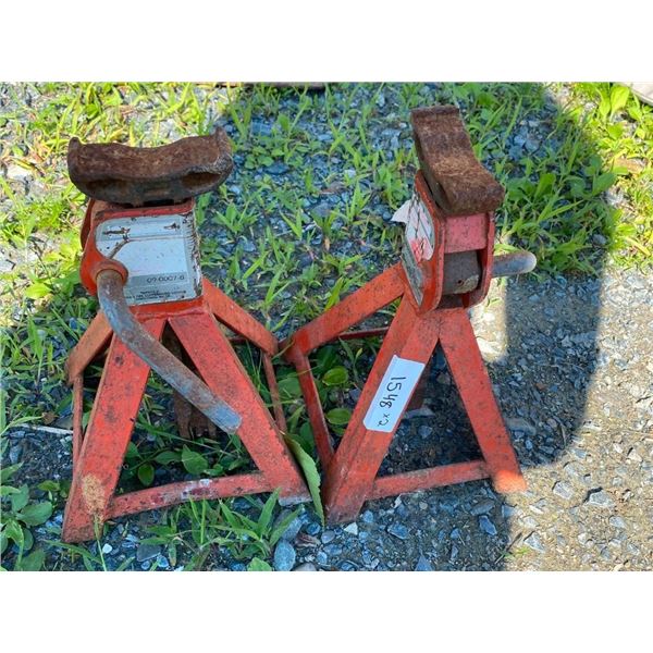 2 JACK STANDS