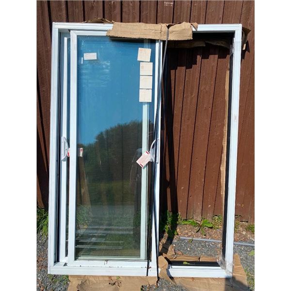 5FT PATIO SLIDING DOOR - WHITE ON ONE SIDE AND BLACK ON THE OTHER