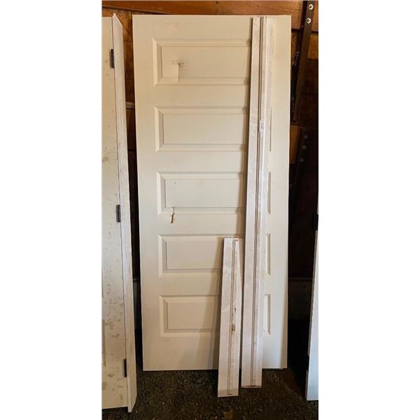 34IN INTERIOR DOOR - DAMAGED AS SEEN IN PIC