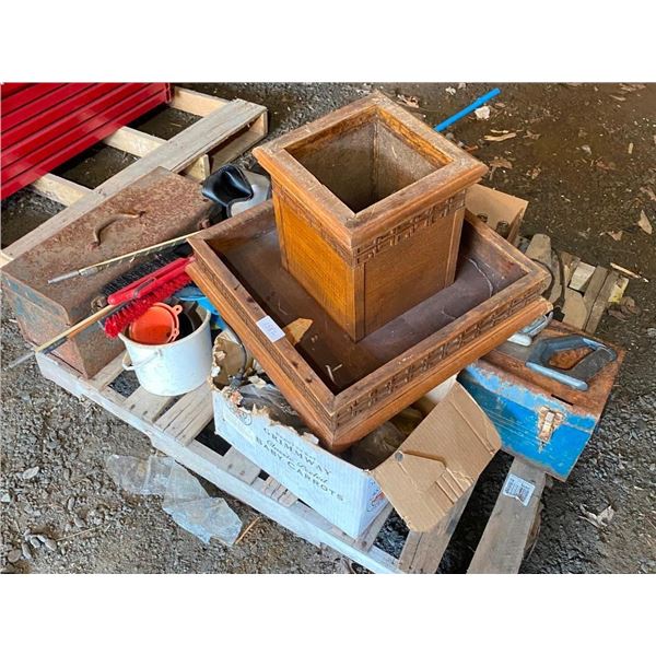 PALLET LOT