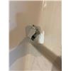 Image 3 : 5FT SHOWER STALL - DAMAGED
