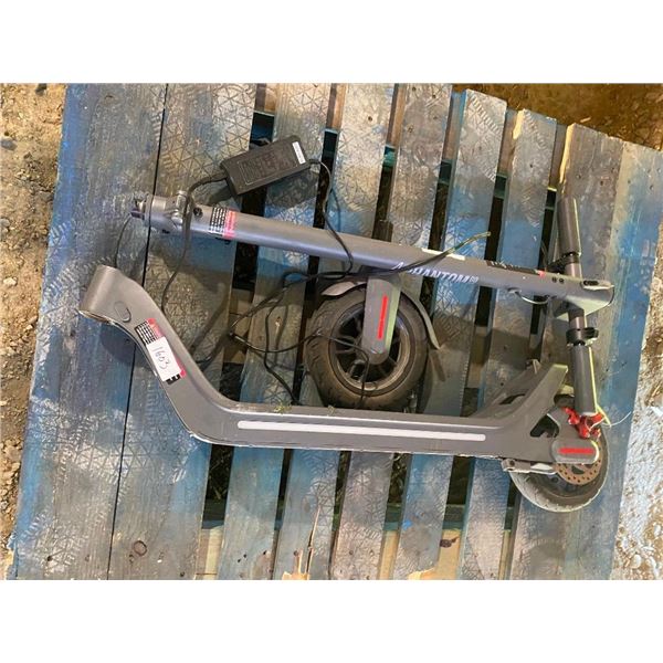 ELECTRIC RIDE-ON SCOOTER - STEM IS SNAPPED
