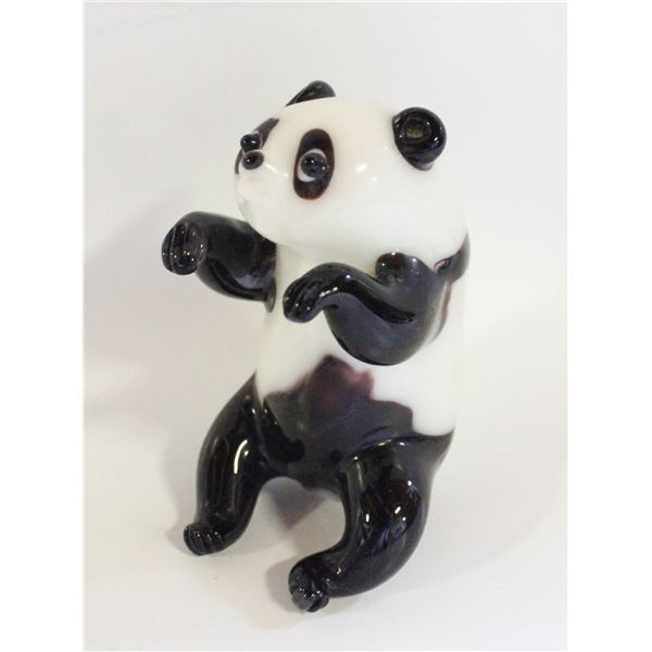 MURANO STYLE ART GLASS SITTING "PANDA" BEAR 3"
