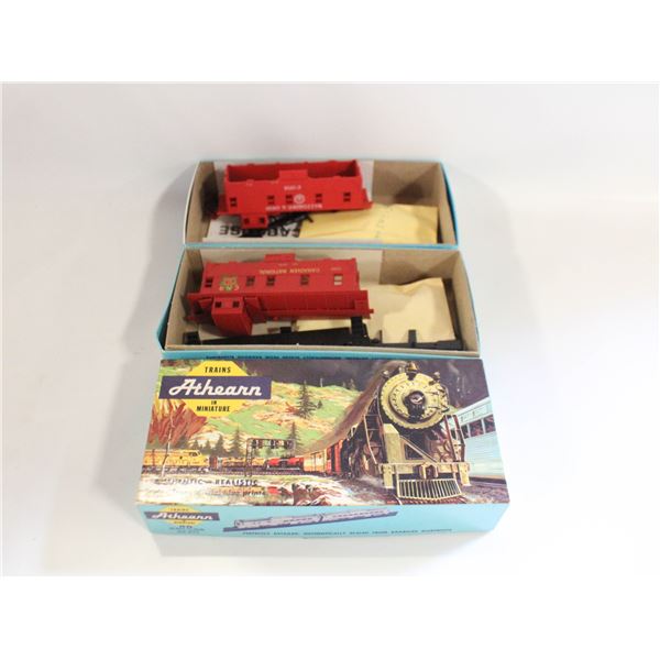 LOT SCALE BOX CARS