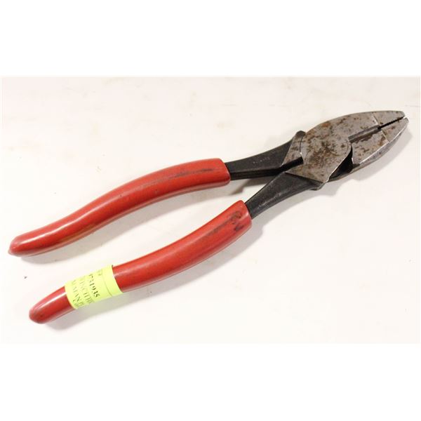 KLEIN TOOLS 9 INCH HIGH LEVERAGE LINEMAN PLIERS