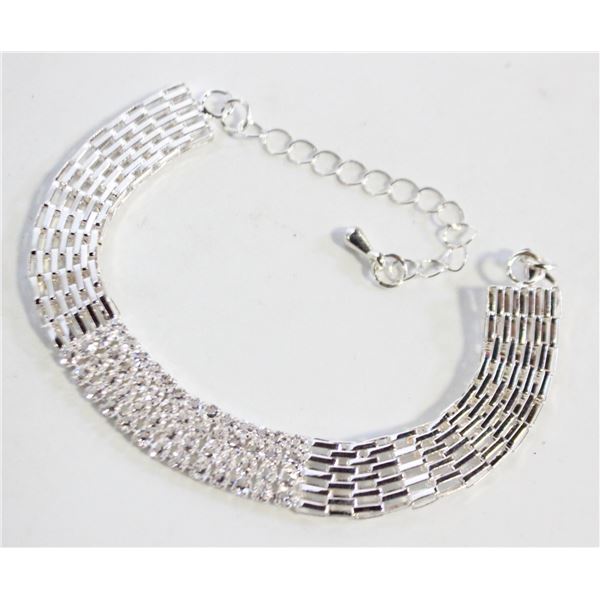 CRYSTAL WITH MESH BRACELET