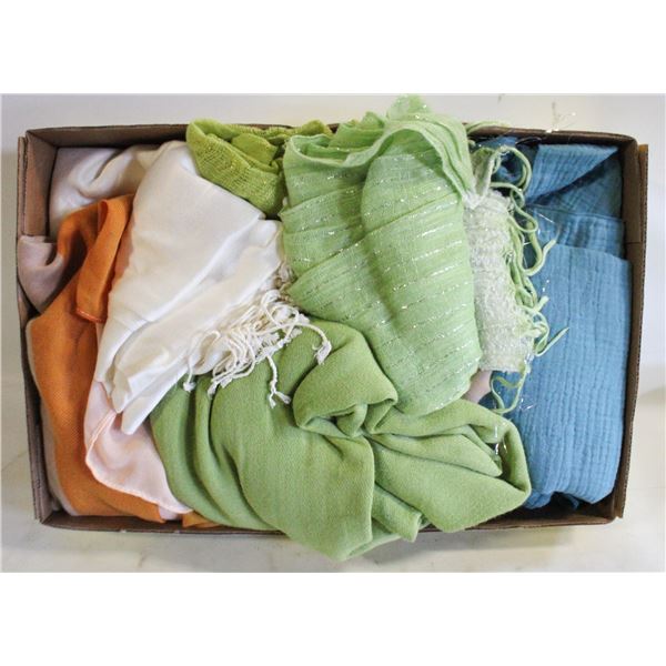 WOMENS SCARVES ASSORTED LOT