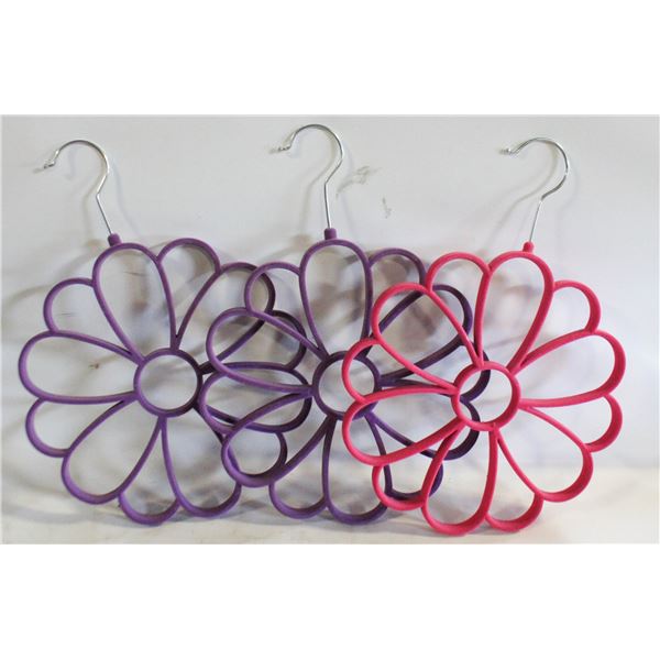 3 VELVET FLOWER SHAPED SCARF HANGERS
