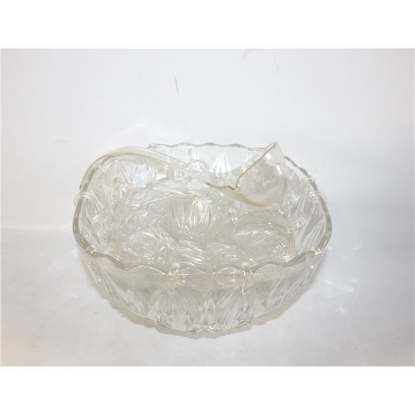 VINTAGE 1960'S GLASS PUNCH BOWL, 25 PIECES