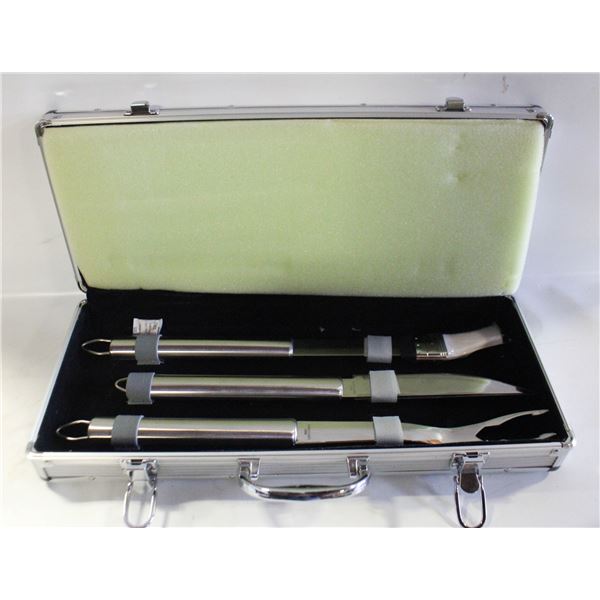 PINNACLE ALUMINUM CASE WITH 3PC BBQ TOOLS