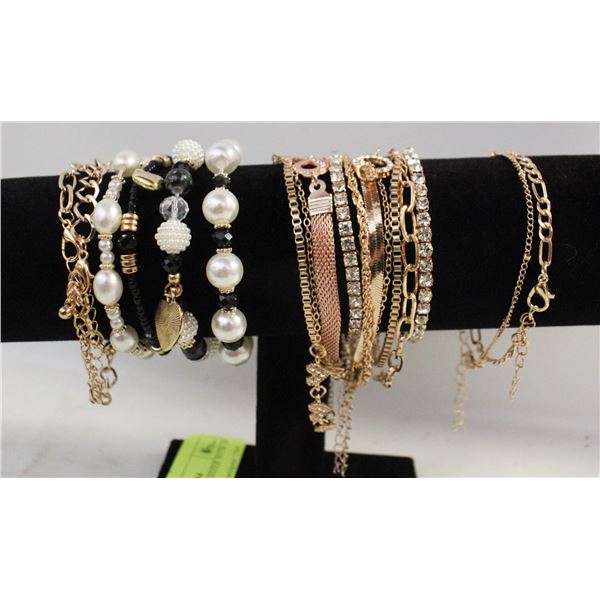 NEW JEWELRY ORGANIZER WITH 18 BRACELETS