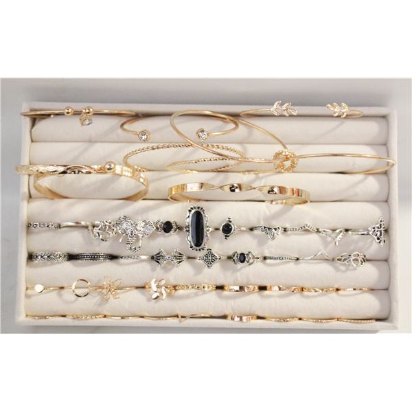 JEWELRY ORGANIZER TRAY WITH RINGS AND BANGLES