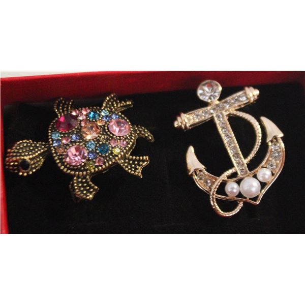NEW 2PCS BROOCH SET