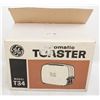 Image 1 : 1955 GENERAL ELECTRIC TOASTER IN NEW CONDITION.