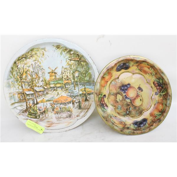 PAIR OF VINTAGE 1970S DISHES