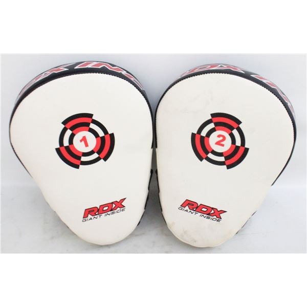 RDX BOXING PUNCH / FOCUS MITTS.