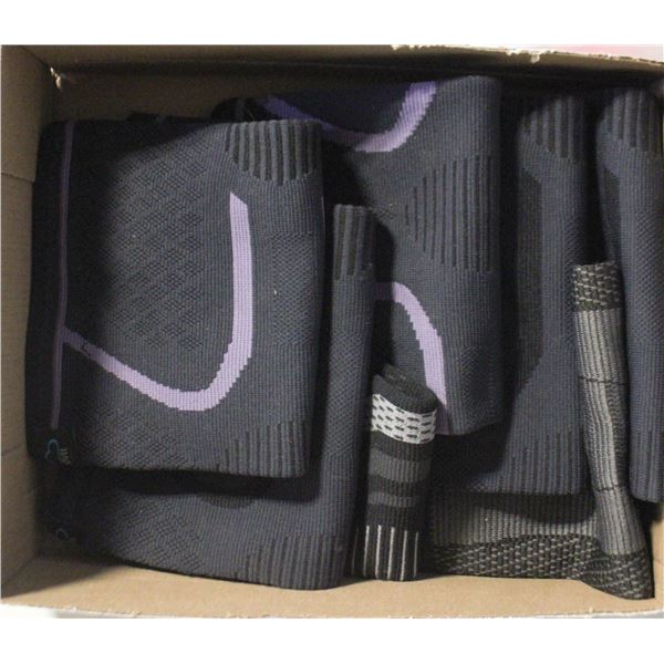 FLAT OF ASSORTED KNEE BRACES