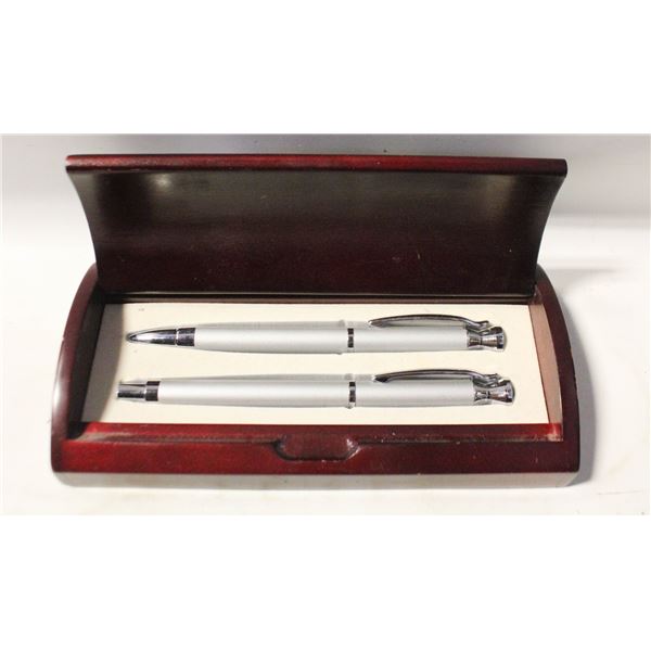 SATIN SILVER FINISH PEN SET IN
