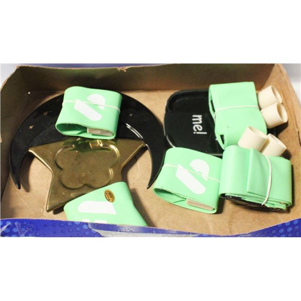 FLAT OF POP DELUXE FLAGS AND BELTS WITH CERAMIC