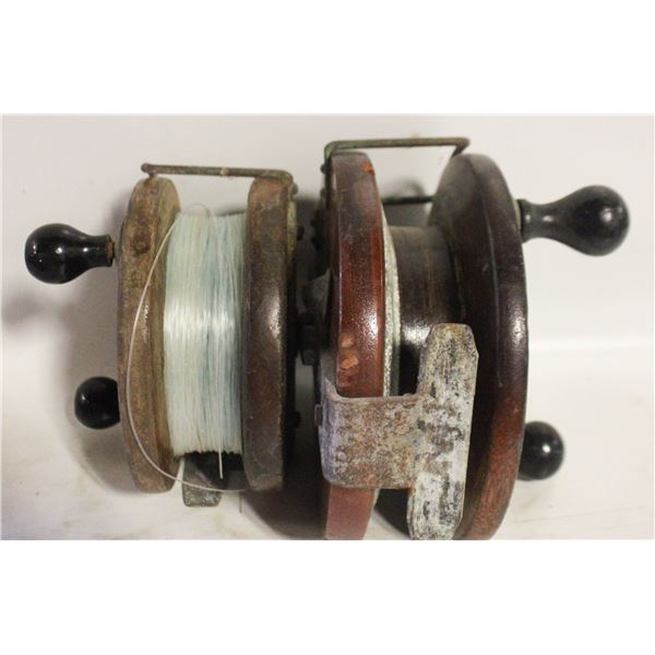 2 VINTAGE PEETZ REELS 6” & 5”.