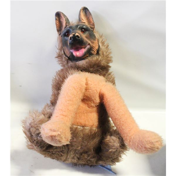 1968 GERMAN SHEPPARD COLLECTABLE WITH