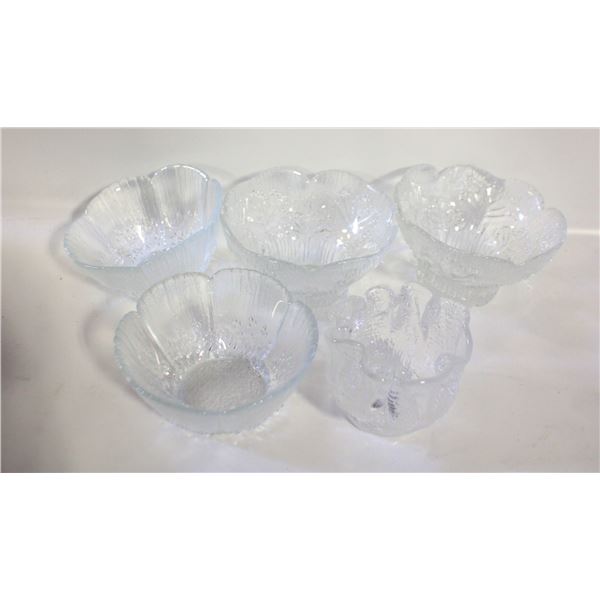 SCANDINAVIAN GLASS 4 BOWLS AND 1 VOTIVE