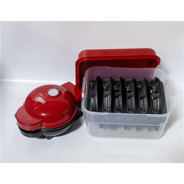 NEW DASH MINI WAFFLES MULTIMAKER WITH CHRISTMAS