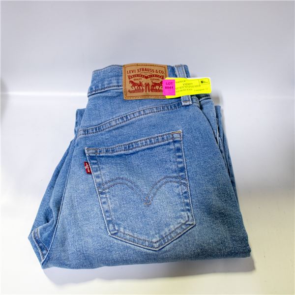 WOMENS 28 X 29 LEVIS HIGH WAISTED MOM JEAN