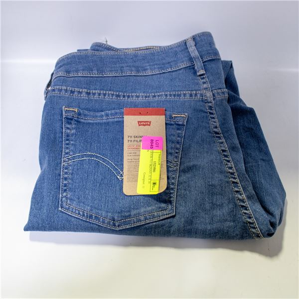 NEW LEVIS 711 SKINNY 32 X 30 JEANS