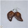 Image 1 : VINTAGE PAIR PINE CONE SLICE EARRINGS IN RESIN
