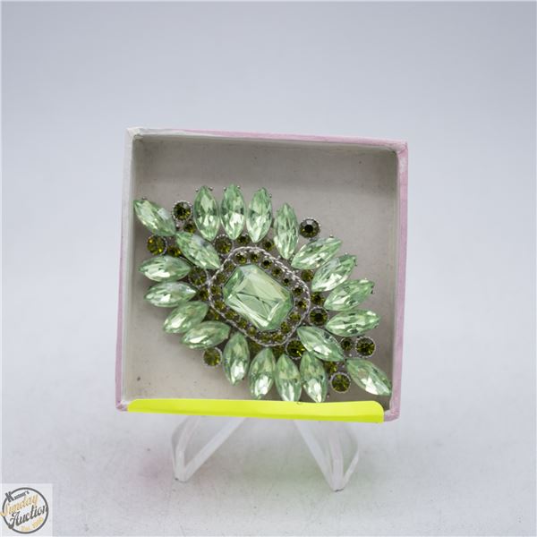 VINTAGE GREEN RHINESTONE BROOCH 3.5" LONG