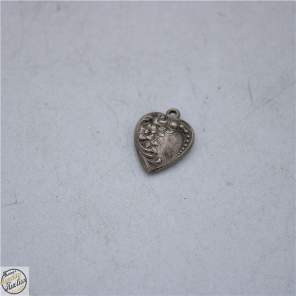 VINTAGE STERLING SILVERHEART SHAPE HOLLOW PENDENT