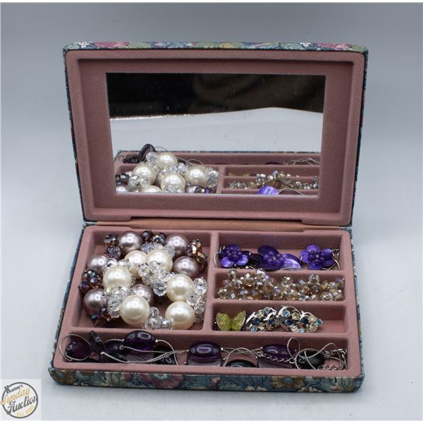 VINTAGE ESTATE JEWERLY BOX FULL OF VARIOUS